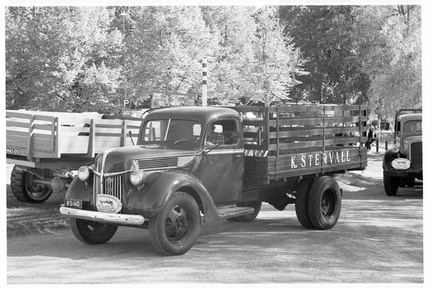 KS-40 Ford V8 Sln 060610